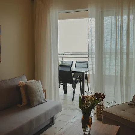 Almy Sea Apartman Kárisztosz